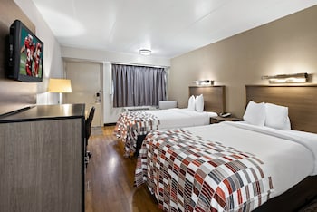 Deluxe Room, 2 Double Beds (Smoke Free)