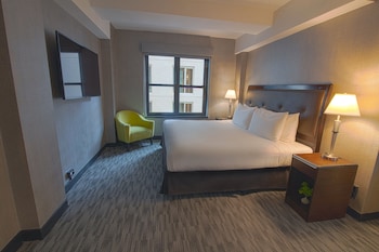 Classic 1 Queen Bed