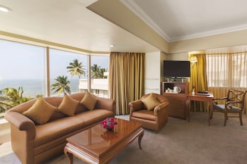 Executive Salon Room