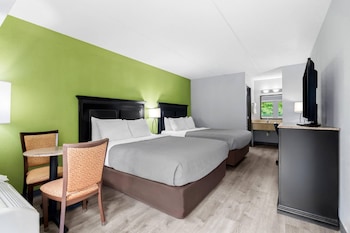 Standard Room, 2 Queen Beds, Non Smoking