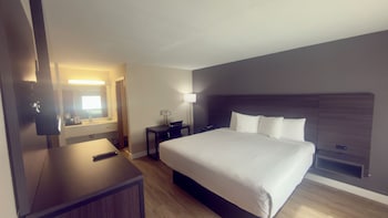 Standard Room, 1 King Bed