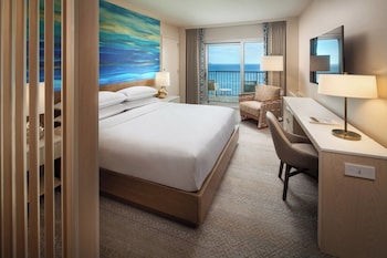 Room, 1 King Bed, Oceanfront (Penthouse, Floor 28 to 31)