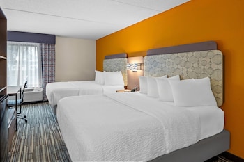 Standard Room, 2 Queen Beds, Non Smoking