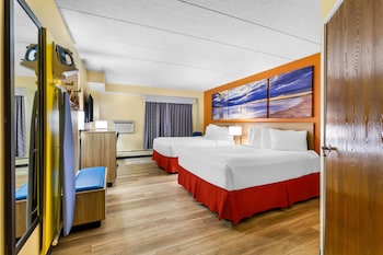 1 King Bed, Mobility Accessible Room, Suite, Roll-In Shower, Non-Smoking