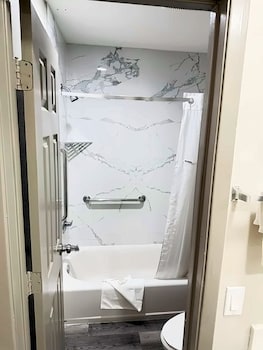 Suite, 1 King Bed, Smoking (One-Bedroom)