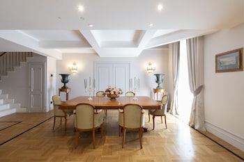 Suite, Sea View (Parkers)