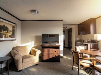 Suite, 1 King Bed with Sofa bed, City View