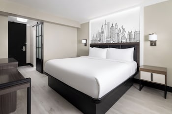 Premium Room, 1 King Bed, Roll-in Shower (Mobility)