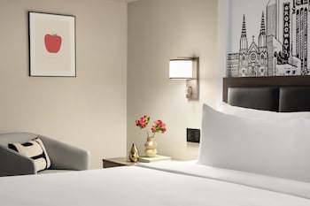 Standard Room, 1 King Bed