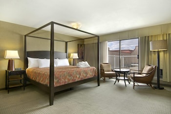 Studio Suite, 1 King Bed, Non Smoking (Polynesian)