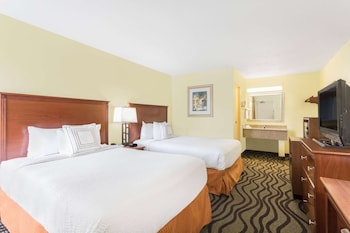 Suite, 2 Double Beds, Non Smoking (One-Bedroom)