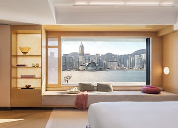 Club Studio Suite, 1 King Bed, Club Lounge Access, Harbor View (Daybed)