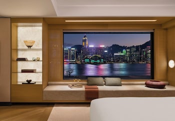 Club Studio Suite, 1 King Bed, Club Lounge Access, Harbor View (Daybed)