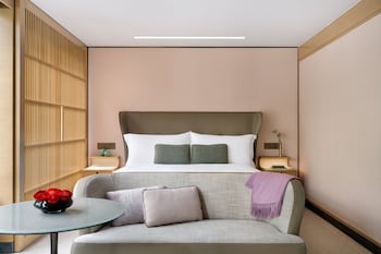 Classic Room, 1 King Bed