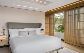 Club Suite, 1 Bedroom, Sea View (Regent Club Access)