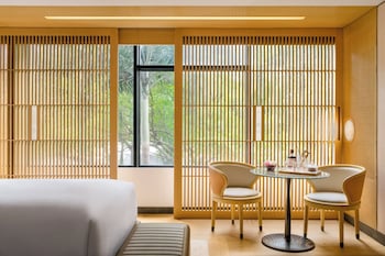 Premium Room, 1 King Bed