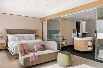 Premium Room, 1 King Bed, Harbor View
