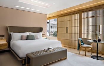 Premium Room, 1 King Bed