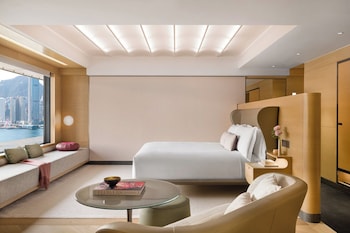 Club Studio Suite, 1 King Bed, Club Lounge Access, Harbor View (Daybed)