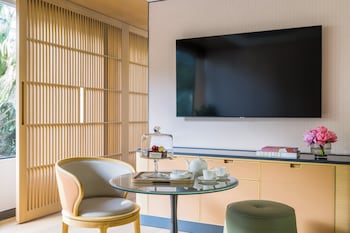 Club Suite, 1 Bedroom, Sea View (Regent Club Access)