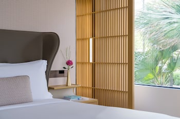 Club Suite, 1 Bedroom, Sea View (Regent Club Access)