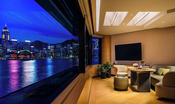 Club Suite, 1 Bedroom, Sea View, Corner (Regent Club Access)