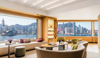 Club Suite, 1 Bedroom, Harbor View, Corner (Regent Club Access)