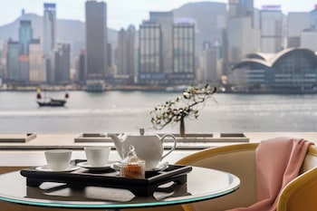 Club Suite, 1 Bedroom, Harbor View, Corner (Regent Club Access)