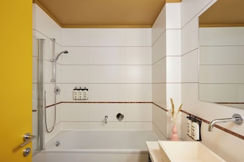Room (1 Single Bed)