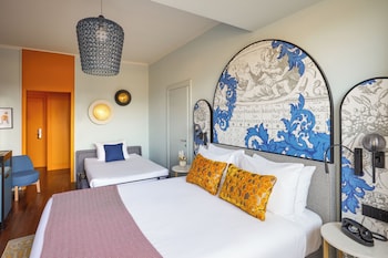 Premium Room (1 Queen, Single Sofa bed)