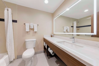 Suite, 2 Queen Beds, Non Smoking, Refrigerator & Microwave (with Sofabed)