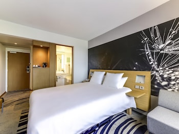 Classic Room, 1 Queen Bed with Sofa bed