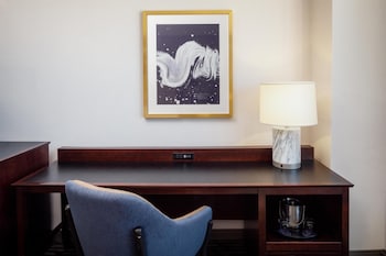 Room, 2 Queen Beds, River View
