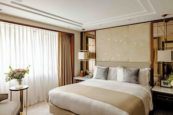 Suite, 1 Bedroom (Mayfair Floor)
