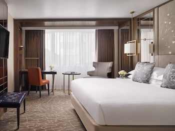 Classic Room, 1 King Bed (Mayfair Floor)