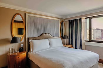 Suite, 1 King Bed (Hyde Park)