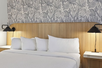Superior Room, 1 King Bed, Ground Floor
