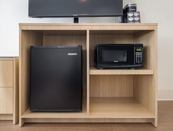 Superior Room, 1 King Bed, Ground Floor