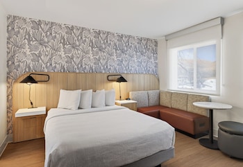 Superior Room, 1 Queen Bed