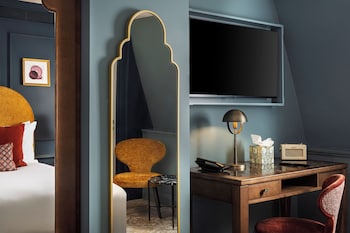 Standard Room, 1 Queen Bed