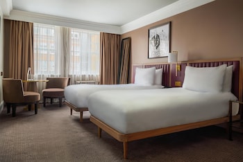 Deluxe Room (Collection)
