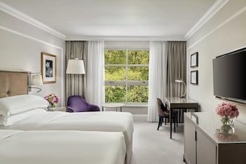 Room, 2 Twin Beds, Club Lounge Access, Garden View
