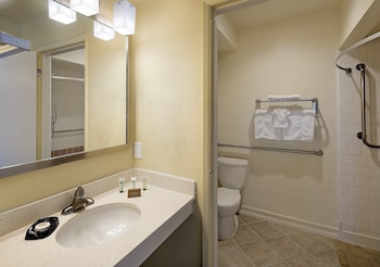 Traditional Room, 2 Queen Beds, Accessible (Roll-in Shower)