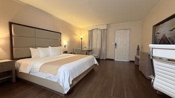 Room, 1 King Bed, Garden View