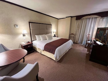 Standard Room, 1 King Bed, Tower