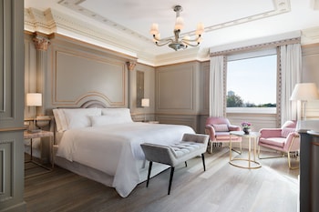 Grand Room, 1 King Bed
