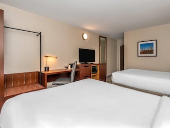 Room, 2 Queen beds Non-Smoking (2nd floor)