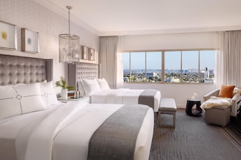 Deluxe Room, 2 Queen Beds, City View