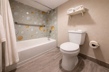 Suite, 2 Queen Beds, Non Smoking, Kitchen