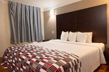 Suite, 1 King Bed, Non Smoking, Kitchen